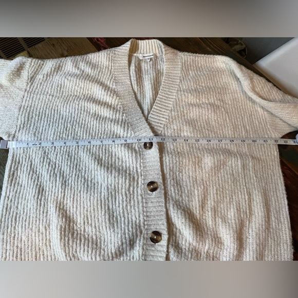 Knitted Off-White Sweater - Picture 2 of 8